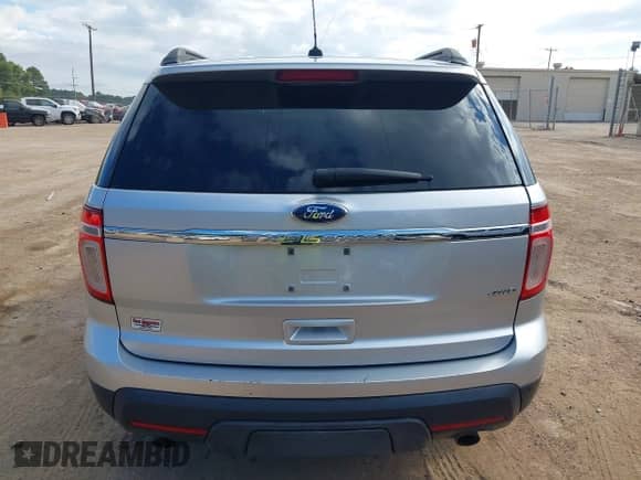 2011 Ford Explorer z VIN 1FMHK8B86BGA22959, wystawiony jako IAAI lot #43472254 z przebiegiem 250 634 mil mil oraz . Historia ofert i sprzedaży dostępna na DreamBid. Obrazek 16.