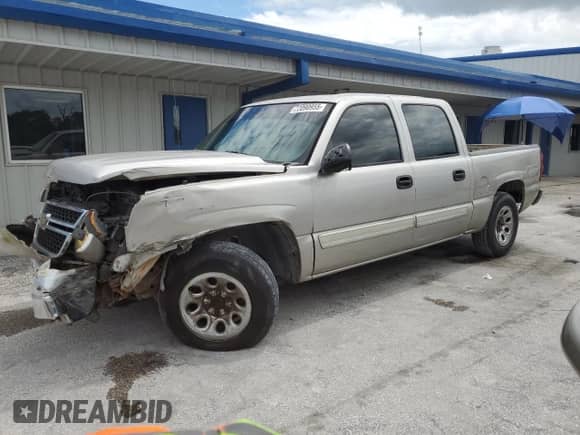 2006 Chevrolet Silverado 1500 LS с VIN 2GCEC13V061222321, выставлен на аукционе Copart как лот 72090955 с пробегом 327 426 миль миль и Списание • Salvage title. История ставок и продаж доступна на DreamBid. Изображение 1.