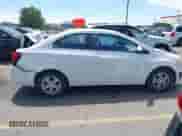 2013 Chevrolet Sonic LT с VIN 1G1JC5SB2D4153106, выставлен на аукционе IAAI как лот 42915411 с пробегом 132 276 миль миль и . История ставок и продаж доступна на DreamBid. Изображение 13.