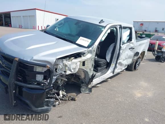 2022 Chevrolet Silverado 1500 LT Trail Boss z VIN 3GCPYFED3NG210844, wystawiony jako IAAI lot #42403476 z przebiegiem 14 197 mil mil oraz . Historia ofert i sprzedaży dostępna na DreamBid. Obrazek 6.
