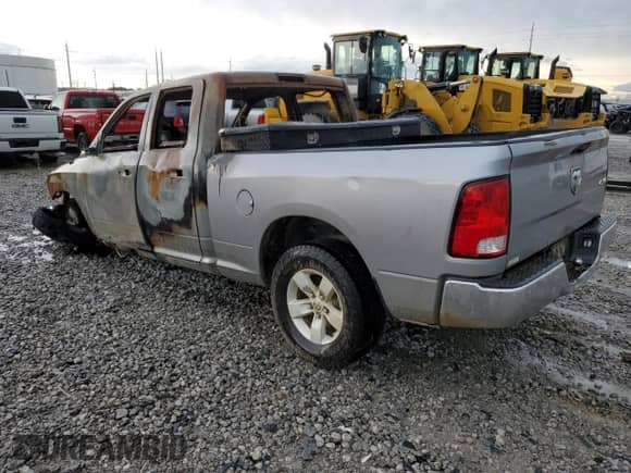 2022 Ram 1500 Tradesman z VIN 1C6RR7FG9NS218824, wystawiony jako Copart lot #61140785 z przebiegiem Nie podano mil oraz Nie do naprawy • Non repairable. Historia ofert i sprzedaży dostępna na DreamBid. Obrazek 2.