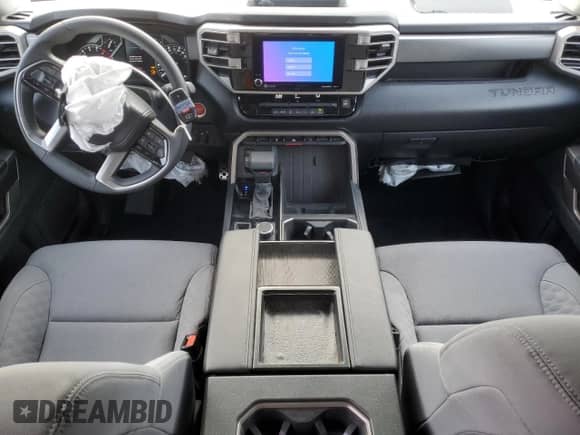 2023 Toyota Tundra SR5 с VIN 5TFLA5DA2PX119857, выставлен на аукционе Copart как лот 67063925 с пробегом 8 600 миль миль и Списание • Salvage title. История ставок и продаж доступна на DreamBid. Изображение 8.