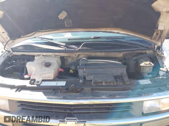 1998 Chevrolet Express Cargo YF7 z VIN 1GBFG15R1W1008425, wystawiony jako IAAI lot #42551328 z przebiegiem 166 777 mil mil oraz . Historia ofert i sprzedaży dostępna na DreamBid. Obrazek 10.