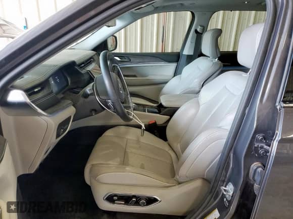 2022 Jeep Grand Cherokee Overland с VIN 1C4RJKDG3N8543181, выставлен на аукционе Copart как лот 68145415 с пробегом 37 988 миль миль и Списание • Salvage title. История ставок и продаж доступна на DreamBid. Изображение 7.