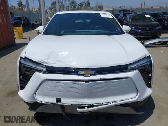 2024 Chevrolet Blazer EV eAWD LT z VIN 3GNKDBRJ1RS221768, wystawiony jako IAAI lot #42609781 z przebiegiem 22 369 mil mil oraz . Historia ofert i sprzedaży dostępna na DreamBid. Obrazek 13.
