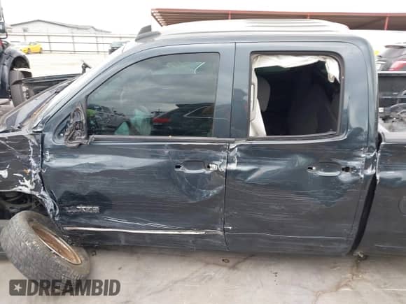 2017 Chevrolet Silverado 1500 LT с VIN 1GCRCREC1HZ174074, выставлен на аукционе IAAI как лот 42075896 с пробегом 145 290 миль миль и . История ставок и продаж доступна на DreamBid. Изображение 15.