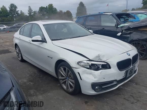 2016 BMW 5 Series 528i xDrive z VIN WBA5A7C50GG644521, wystawiony jako IAAI lot #43371837 z przebiegiem 115 542 mil mil oraz . Historia ofert i sprzedaży dostępna na DreamBid. Obrazek 13.