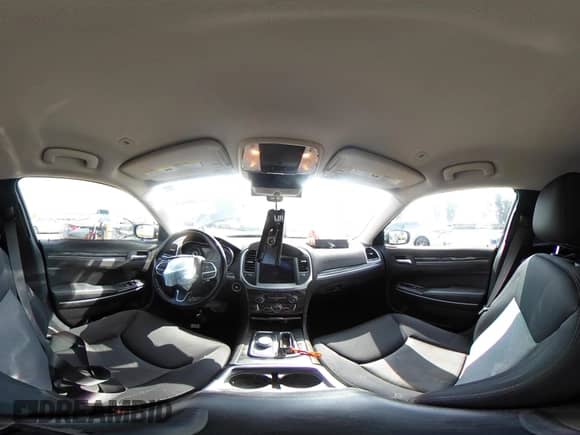 2018 Chrysler 300 Touring с VIN 2C3CCAAG0JH340238, выставлен на аукционе IAAI как лот 43200925 с пробегом 37 897 миль миль и . История ставок и продаж доступна на DreamBid. Изображение 19.