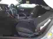 2021 Ford Mustang EcoBoost z VIN 1FA6P8TD6M5152477, wystawiony jako Copart lot #81250325 z przebiegiem 29 826 mil mil oraz Szkoda całkowita • Salvage title. Historia ofert i sprzedaży dostępna na DreamBid. Obrazek 7.