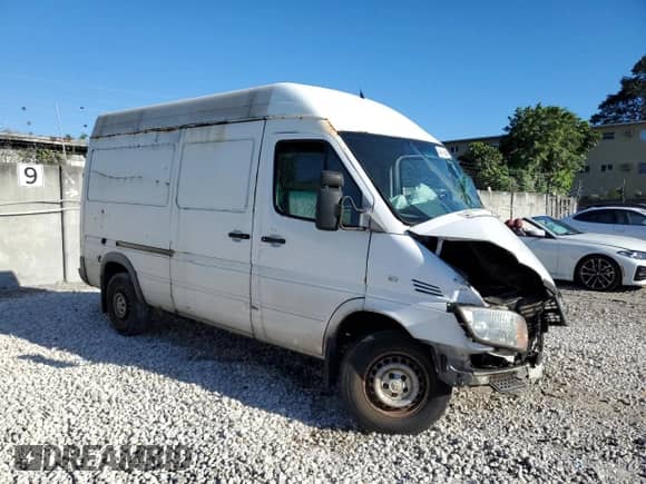 2006 Dodge Sprinter with VIN WD0PD644065964765, listed as a Copart auction lot 49411095 with Not provided miles and Salvage title. Bid and sale history available at DreamBid. Image 4.