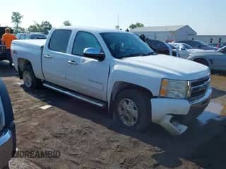 2011 Chevrolet Silverado 1500 LT with VIN 3GCPKSE30BG111590, listed as a IAAI auction lot 42859015 with 149,550 mi miles and . Bid and sale history available at DreamBid. Image 1.