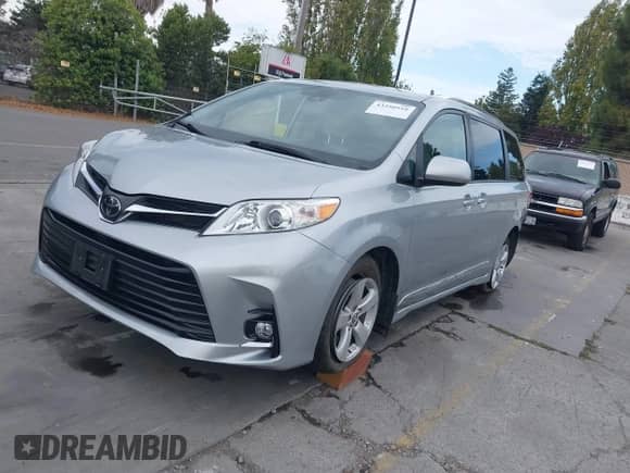 2019 Toyota Sienna LE Auto Access Seat с VIN 5TDKZ3DC7KS971405, выставлен на аукционе IAAI как лот 43258910 с пробегом 51 591 миль миль и . История ставок и продаж доступна на DreamBid. Изображение 2.