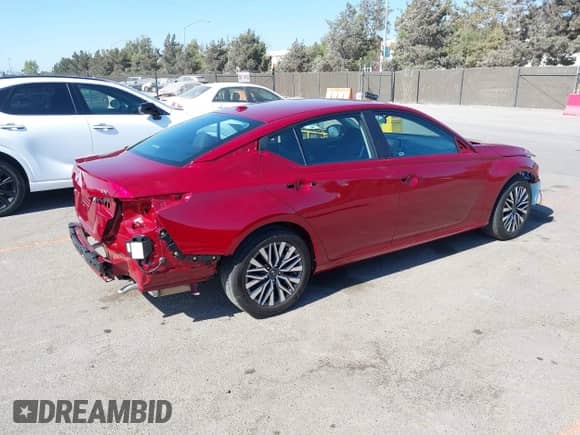 2024 Nissan Altima SV with VIN 1N4BL4DV2RN428042, listed as a IAAI auction lot 42928735 with 8,901 mi miles and . Bid and sale history available at DreamBid. Image 4.