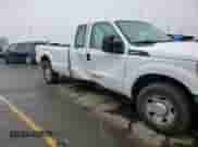 2013 Ford F-250 XL z VIN 1FT7X2A66DEB52530, wystawiony jako Copart lot #59683575 z przebiegiem 154 723 mil mil oraz Czysty tytuł • Clean title. Historia ofert i sprzedaży dostępna na DreamBid. Obrazek 13.