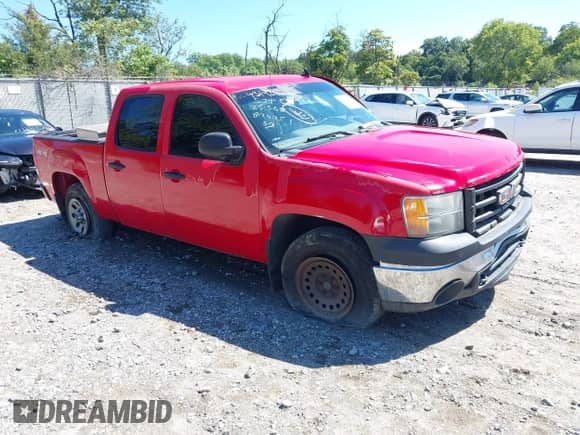 2013 GMC Sierra 1500 Work Truck z VIN 3GTP2TEAXDG243635, wystawiony jako IAAI lot #43142554 z przebiegiem 103 762 mil mil oraz . Historia ofert i sprzedaży dostępna na DreamBid. Obrazek 1.