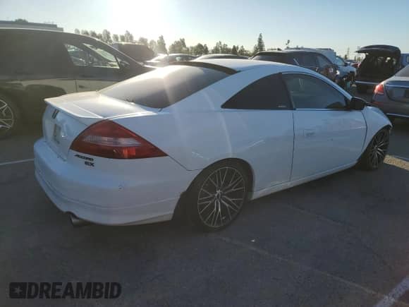 2003 Honda Accord EX с VIN 1HGCM726X3A027444, выставлен на аукционе Copart как лот 82602155 с пробегом 340 275 миль миль и Списание • Salvage title. История ставок и продаж доступна на DreamBid. Изображение 3.