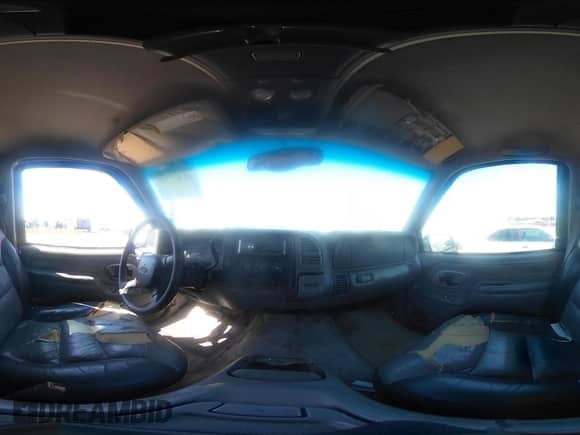 2000 Chevrolet Tahoe Limited с VIN 1GNEC13RXYR211606, выставлен на аукционе IAAI как лот 43367285 с пробегом 227 528 миль миль и . История ставок и продаж доступна на DreamBid. Изображение 18.