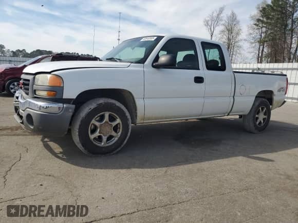 2006 GMC Sierra 1500 SLT with VIN 1GTEK19B36Z197048, listed as a Copart auction lot 49546565 with 220,828 mi miles and Salvage title. Bid and sale history available at DreamBid. Image 1.
