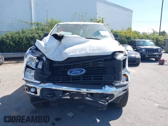 2024 Ford F-250 XL with VIN 1FT7W2BA7REF07590, listed as a IAAI auction lot 43237505 with 12,271 mi miles and . Bid and sale history available at DreamBid. Image 12.