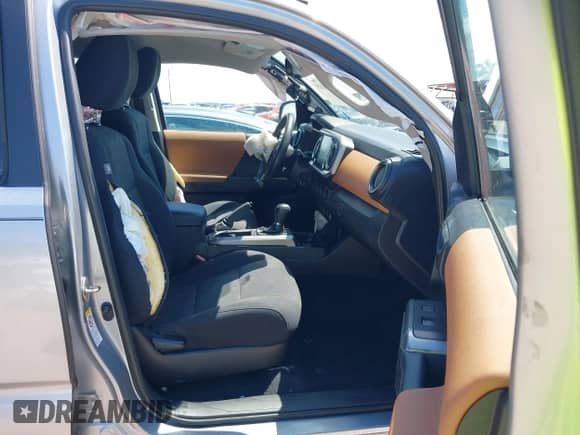 2020 Toyota Tacoma TRD Sport with VIN 3TMAZ5CN6LM122538, listed as a IAAI auction lot 43128119 with 72,946 mi miles and . Bid and sale history available at DreamBid. Image 5.