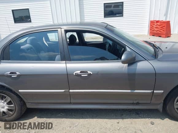 2004 Hyundai Sonata z VIN KMHWF25SX4A033243, wystawiony jako IAAI lot #42610903 z przebiegiem 162 967 mil mil oraz . Historia ofert i sprzedaży dostępna na DreamBid. Obrazek 13.