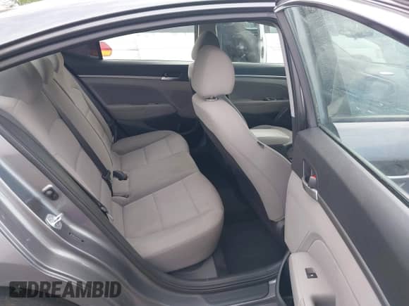 2019 Hyundai Elantra SEL z VIN 5NPD84LF8KH460241, wystawiony jako IAAI lot #43429850 z przebiegiem 99 258 mil mil oraz . Historia ofert i sprzedaży dostępna na DreamBid. Obrazek 8.