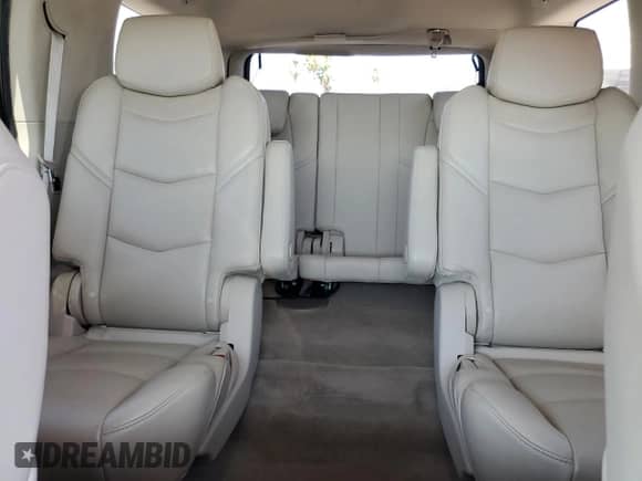 2018 Cadillac Escalade Luxury z VIN 1GYS3BKJ9JR244108, wystawiony jako Copart lot #57408645 z przebiegiem 90 594 mil mil oraz Szkoda całkowita • Salvage title. Historia ofert i sprzedaży dostępna na DreamBid. Obrazek 10.