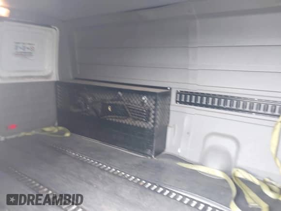 2014 Ford Econoline Cargo Commercial z VIN 1FTNE1EL2EDA56747, wystawiony jako IAAI lot #42654615 z przebiegiem 346 997 mil mil oraz . Historia ofert i sprzedaży dostępna na DreamBid. Obrazek 8.