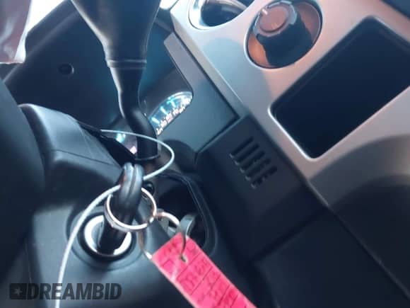 2013 Ford F-150 XL z VIN 1FTEX1EM2DFA48279, wystawiony jako IAAI lot #40549764 z przebiegiem 360 287 mil mil oraz . Historia ofert i sprzedaży dostępna na DreamBid. Obrazek 11.