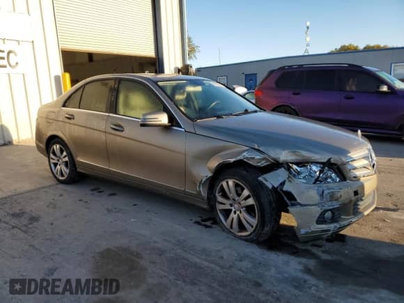 2010 Mercedes-Benz C 300 Sport с VIN WDDGF8BB6AF446913, выставлен на аукционе Copart как лот 89670325 с пробегом 149 815 миль миль и Списание • Salvage title. История ставок и продаж доступна на DreamBid. Изображение 4.