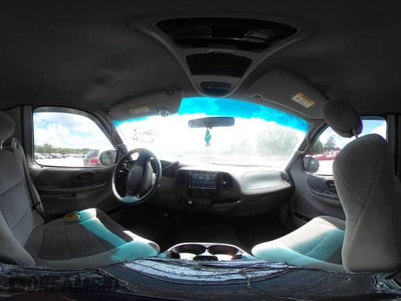 2001 Ford F-150 XL с VIN 1FTZX17291NB54615, выставлен на аукционе IAAI как лот 42661176 с пробегом 265 836 миль миль и . История ставок и продаж доступна на DreamBid. Изображение 18.