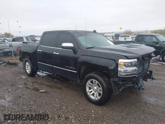 2017 Chevrolet Silverado 1500 LTZ z VIN 3GCUKSEC5HG161820, wystawiony jako IAAI lot #42139613 z przebiegiem 71 485 mil mil oraz . Historia ofert i sprzedaży dostępna na DreamBid. Obrazek 1.