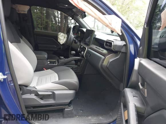 2024 Toyota Tacoma SR5 z VIN 3TMLB5JN5RM079724, wystawiony jako IAAI lot #42507488 z przebiegiem 6 543 mil mil oraz . Historia ofert i sprzedaży dostępna na DreamBid. Obrazek 5.