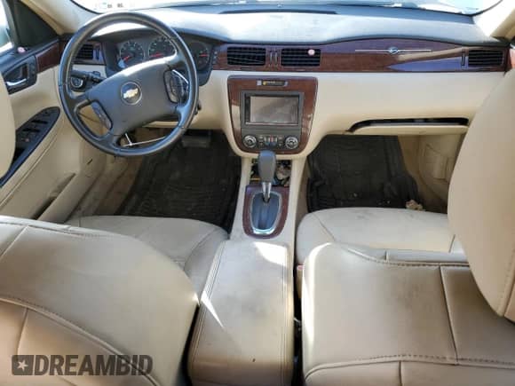 2010 Chevrolet Impala LTZ z VIN 2G1WC5EM6A1206013, wystawiony jako Copart lot #86441165 z przebiegiem 189 896 mil mil oraz Czysty tytuł • Clean title. Historia ofert i sprzedaży dostępna na DreamBid. Obrazek 8.