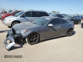2015 Hyundai Genesis Coupe Ultimate с VIN KMHHU6KJ8FU130377, выставлен на аукционе Copart как лот 55482185 с пробегом 88 297 миль миль и Списание • Salvage title. История ставок и продаж доступна на DreamBid. Изображение 1.