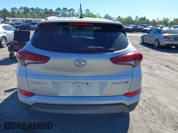 2016 Hyundai Tucson Sport z VIN KM8J33A25GU224084, wystawiony jako IAAI lot #41827851 z przebiegiem 153 348 mil mil oraz . Historia ofert i sprzedaży dostępna na DreamBid. Obrazek 16.