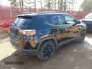2019 Jeep Compass Altitude z VIN 3C4NJCBB1KT612989, wystawiony jako IAAI lot #41330536 z przebiegiem 145 404 mil mil oraz . Historia ofert i sprzedaży dostępna na DreamBid. Obrazek 4.