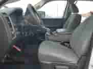 2018 Ram 1500 Tradesman z VIN 1C6RR6FT2JS100454, wystawiony jako Copart lot #64715365 z przebiegiem 145 068 mil mil oraz Szkoda całkowita • Salvage title. Historia ofert i sprzedaży dostępna na DreamBid. Obrazek 7.