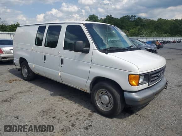 2005 Ford Econoline Cargo с VIN 1FTRE14L65HA39140, выставлен на аукционе Copart как лот 65235115 с пробегом 205 445 миль миль и Чистый • Clean title. История ставок и продаж доступна на DreamBid. Изображение 4.