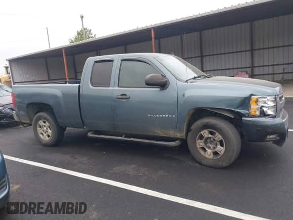 2007 Chevrolet Silverado 1500 1LT with VIN 1GCEC19J67Z520398, listed as a IAAI auction lot 43342710 with 230,397 mi miles and . Bid and sale history available at DreamBid. Image 13.