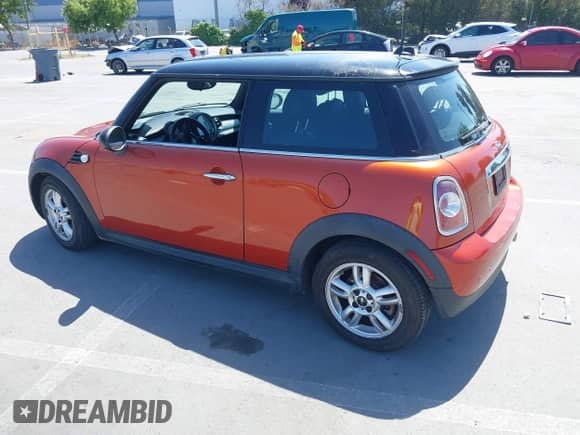 2013 MINI Hardtop with VIN WMWSU3C50DT682661, listed as a IAAI auction lot 42294482 with 114,066 mi miles and . Bid and sale history available at DreamBid. Image 3.