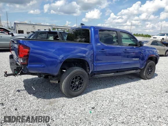 2022 Toyota Tacoma SR5 with VIN 3TMAZ5CN6NM169183, listed as a Copart auction lot 81107425 with 40,708 mi miles and Salvage title. Bid and sale history available at DreamBid. Image 3.