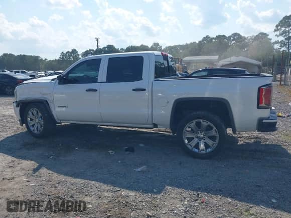 2017 GMC Sierra 1500 Denali z VIN 3GTU2PEC5HG411196, wystawiony jako IAAI lot #43264769 z przebiegiem 126 670 mil mil oraz . Historia ofert i sprzedaży dostępna na DreamBid. Obrazek 14.