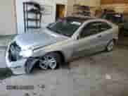 2003 Mercedes-Benz C 320 z VIN WDBRN64J93A459216, wystawiony jako Copart lot #87855085 z przebiegiem 208 336 mil mil oraz Szkoda całkowita • Salvage title. Historia ofert i sprzedaży dostępna na DreamBid. Obrazek 1.