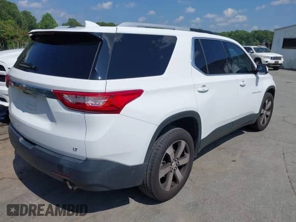 2018 Chevrolet Traverse LT z VIN 1GNERHKW0JJ157834, wystawiony jako IAAI lot #42425517 z przebiegiem 118 074 mil mil oraz . Historia ofert i sprzedaży dostępna na DreamBid. Obrazek 4.