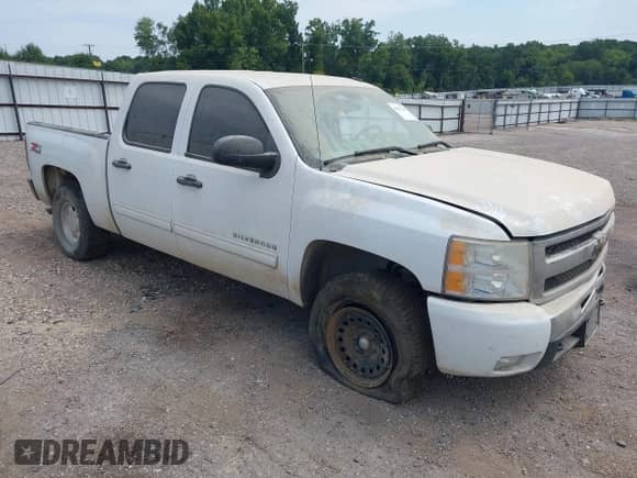 2010 Chevrolet Silverado 1500 LT z VIN 3GCRKSE34AG293723, wystawiony jako IAAI lot #43017546 z przebiegiem 161 206 mil mil oraz . Historia ofert i sprzedaży dostępna na DreamBid. Obrazek 1.