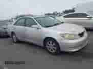 2005 Toyota Camry LE с VIN 4T1BF32K85U595750, выставлен на аукционе IAAI как лот 42731759 с пробегом 192 287 миль миль и . История ставок и продаж доступна на DreamBid. Изображение 1.