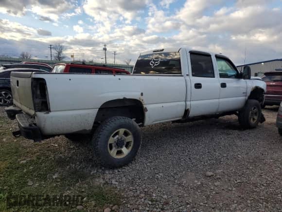 2004 Chevrolet Silverado 3500 DRW с VIN 1GCJK33104F120422, выставлен на аукционе Copart как лот 78437134 с пробегом 277 609 миль миль и Списание • Salvage title. История ставок и продаж доступна на DreamBid. Изображение 3.