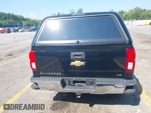 2017 Chevrolet Silverado 1500 LTZ с VIN 3GCUKSEC9HG505956, выставлен на аукционе IAAI как лот 42914614 с пробегом 133 081 миль миль и . История ставок и продаж доступна на DreamBid. Изображение 16.