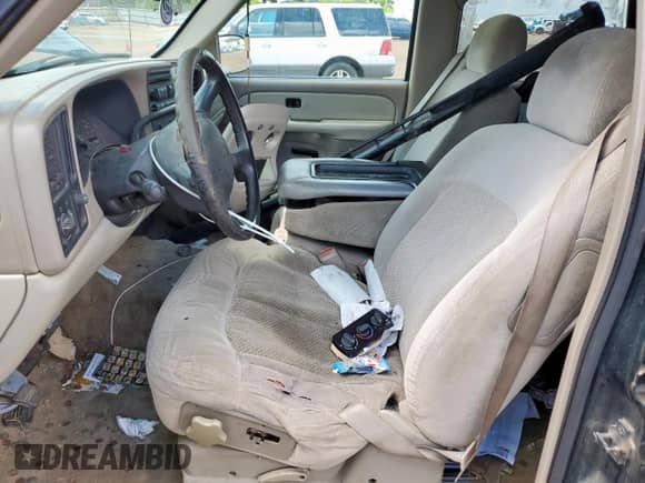 2001 Chevrolet Tahoe LT with VIN 1GNEC13T81R110727, listed as a Copart auction lot 64844605 with 218,238 mi miles and Salvage title. Bid and sale history available at DreamBid. Image 7.